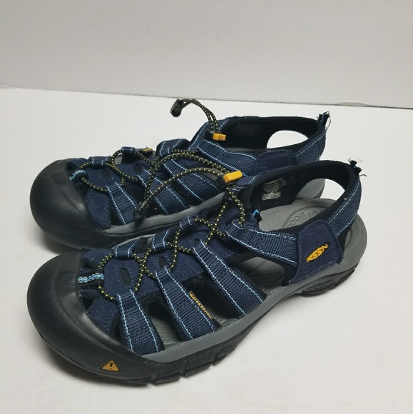 pointed toe biker boots